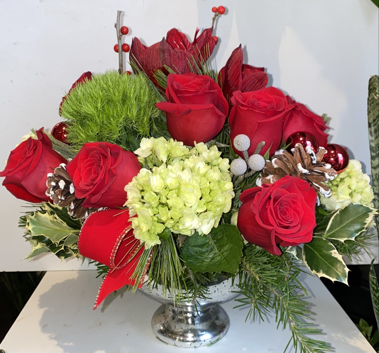 Christmas Spirit – Greenwich Blooms Florist Inc, Greenwich CT
