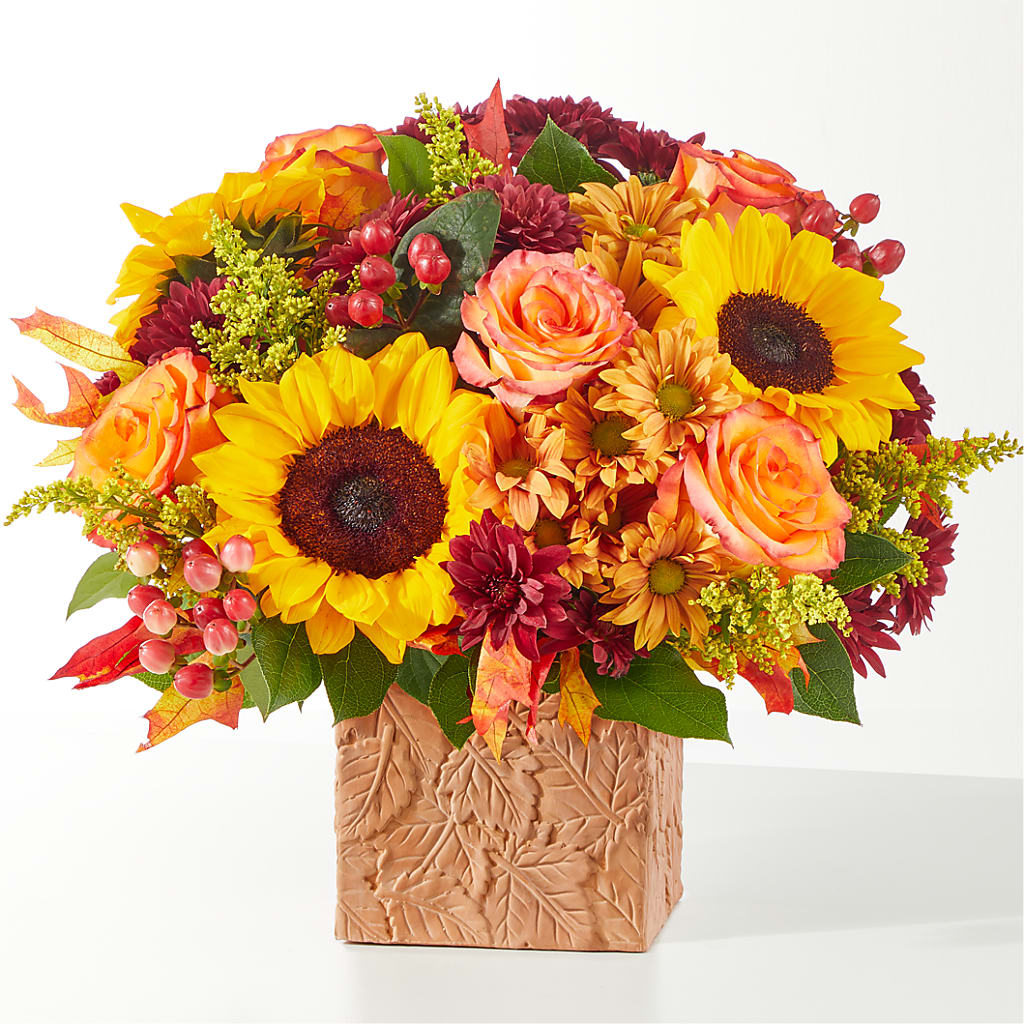 The Outdoors Bouquet – Greenwich Blooms Florist Inc, Greenwich CT