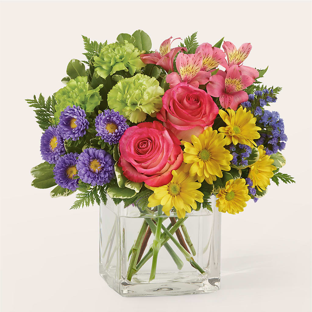 Candy Jar Bouquet – Greenwich Blooms Florist Inc, Greenwich CT