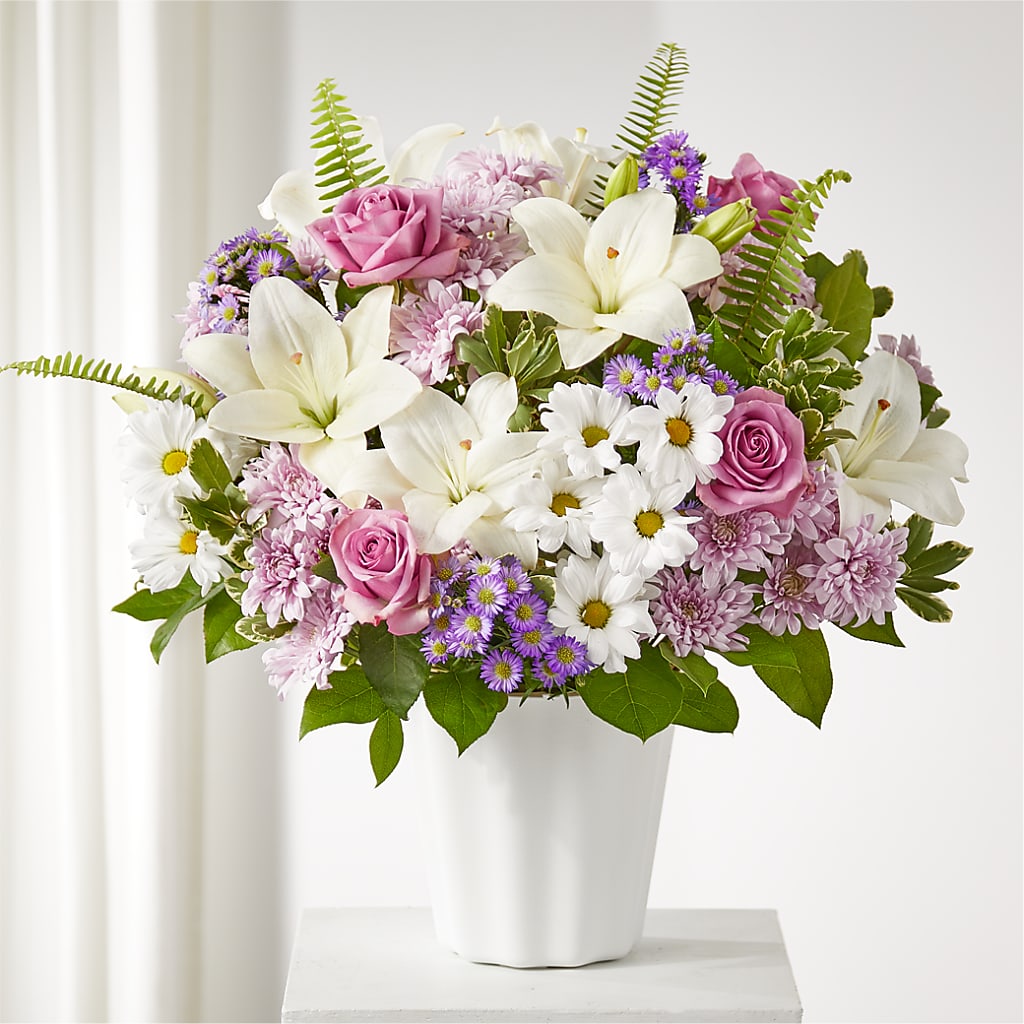 Warmest Thoughts Tabletop Basket – Greenwich Blooms Florist Inc, Greenwich CT