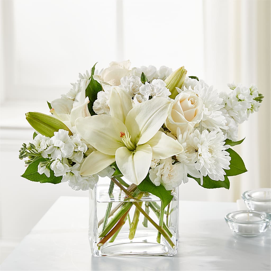 Gentle Breeze Bouquet – Greenwich Blooms Florist Inc, Greenwich CT