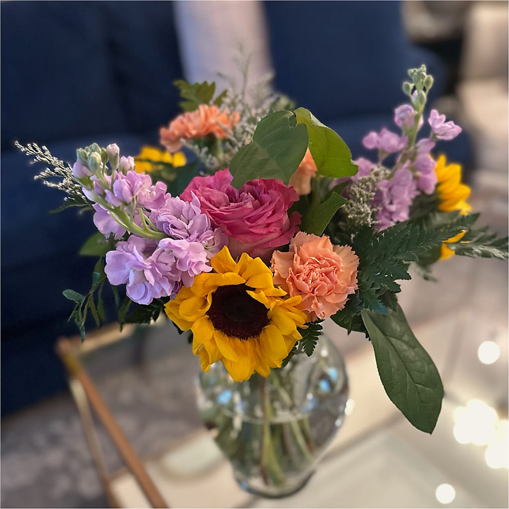 Yellow Brick Road Bouquet – Greenwich Blooms Florist Inc, Greenwich CT