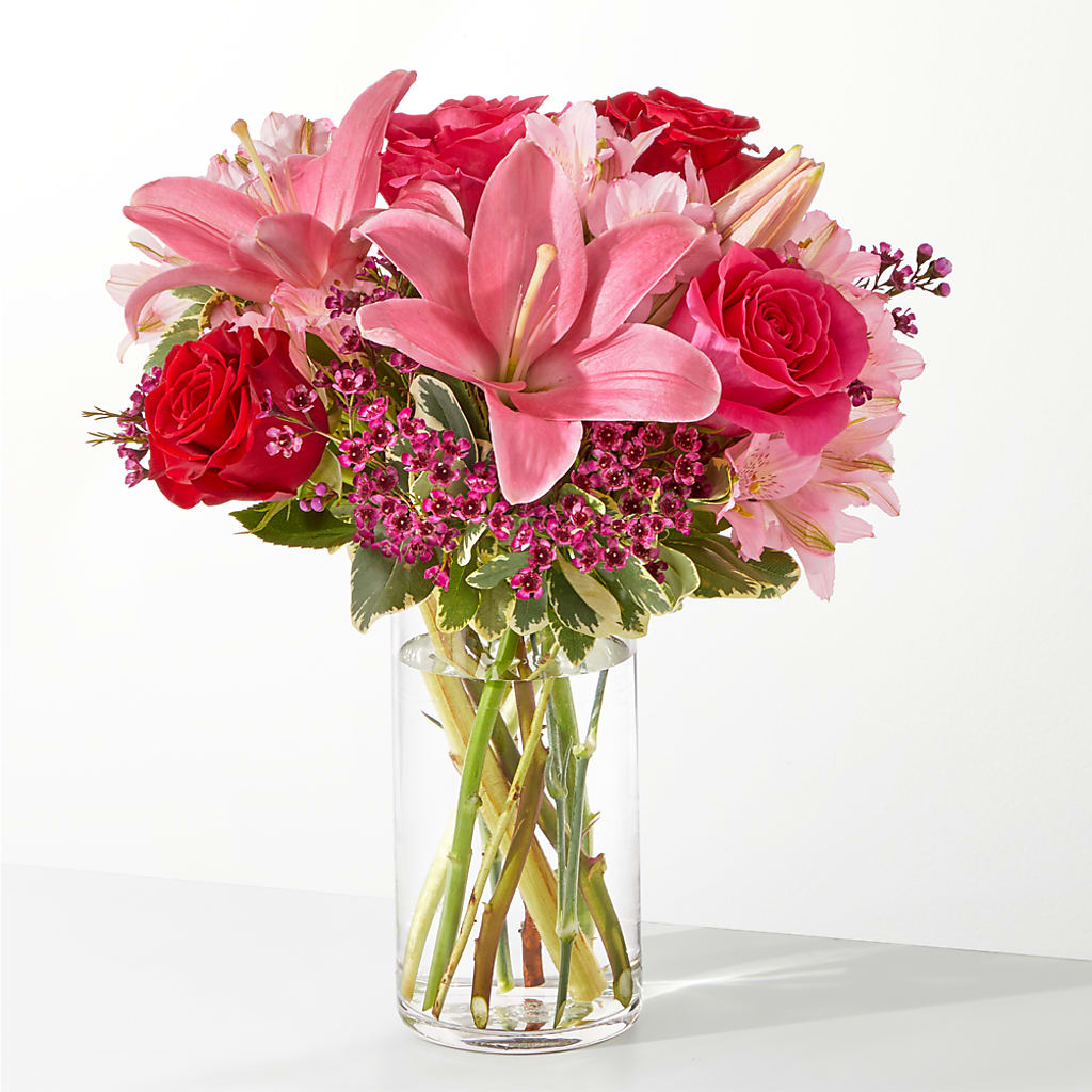 Lucky in Love Bouquet – Greenwich Blooms Florist Inc, Greenwich CT