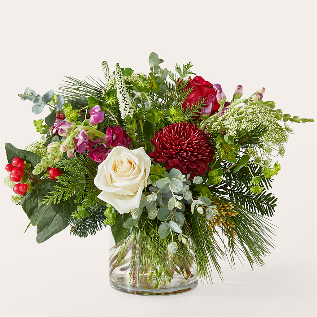 Cranberry Fizz Bouquet – Greenwich Blooms Florist Inc, Greenwich CT