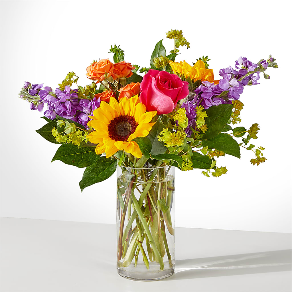 Vibrant Greetings Bouquet – Greenwich Blooms Florist Inc, Greenwich CT