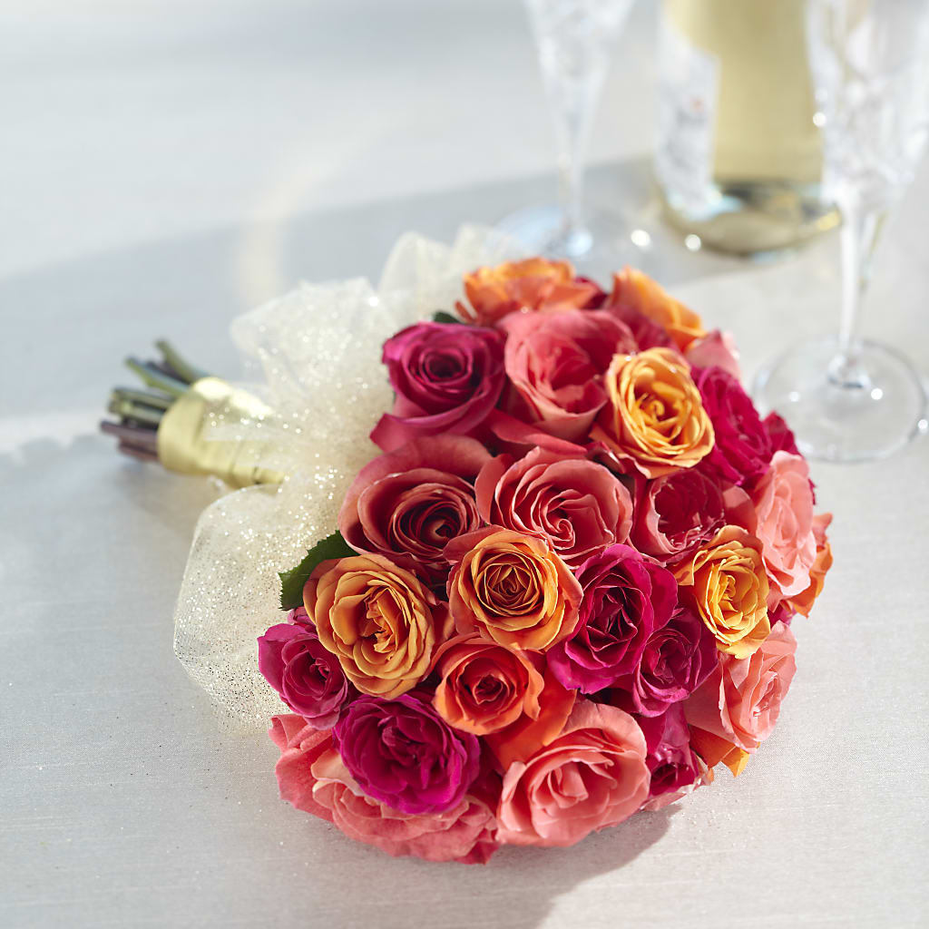Sweet Roses Bouquet – Greenwich Blooms Florist Inc, Greenwich CT