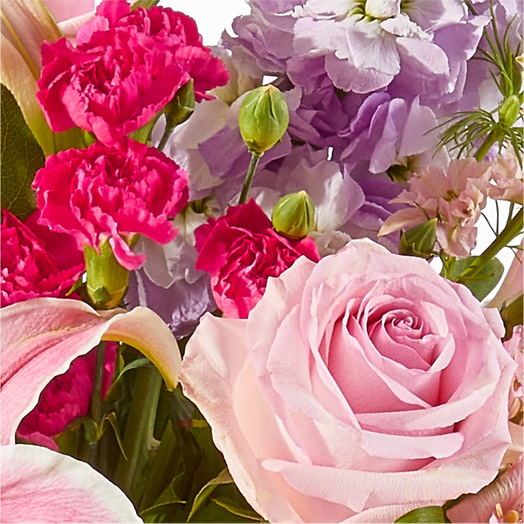 Mauvelous Bouquet –  Greenwich Blooms Florist Inc, Greenwich CT