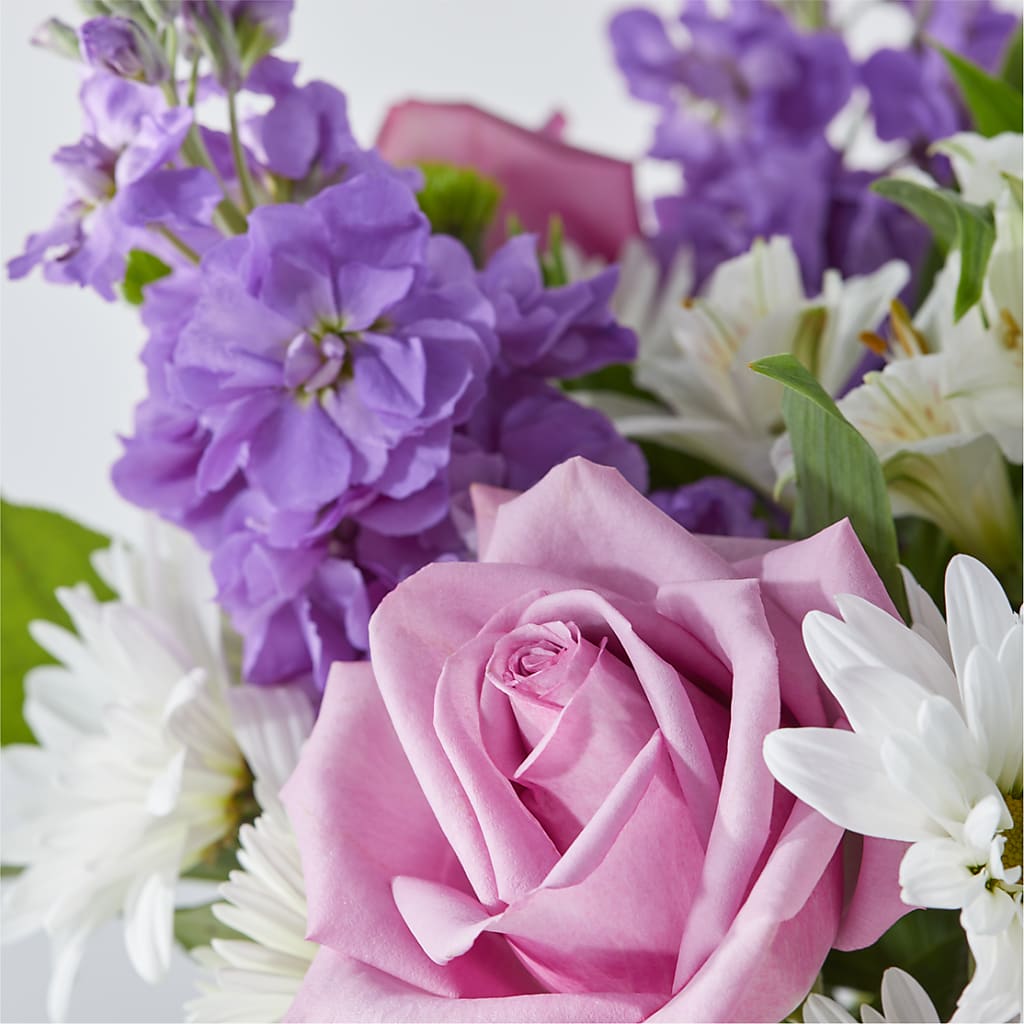 Garden of Peace Bouquet –  Greenwich Blooms Florist Inc, Greenwich CT