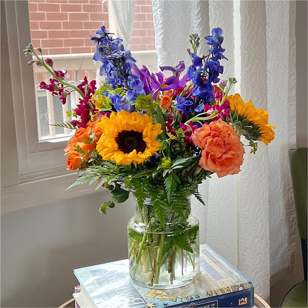 Rays of Life Bouquet –  Greenwich Blooms Florist Inc, Greenwich CT