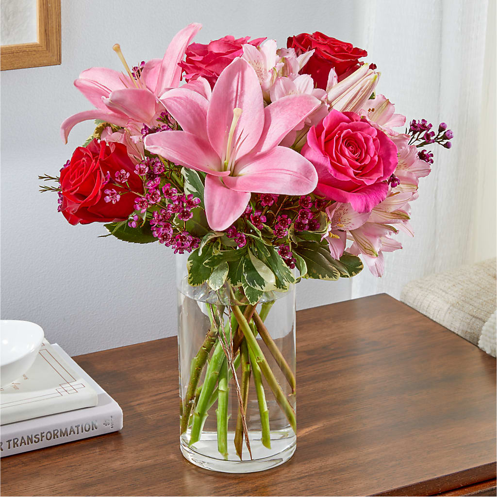 Lucky in Love Bouquet –  Greenwich Blooms Florist Inc, Greenwich CT