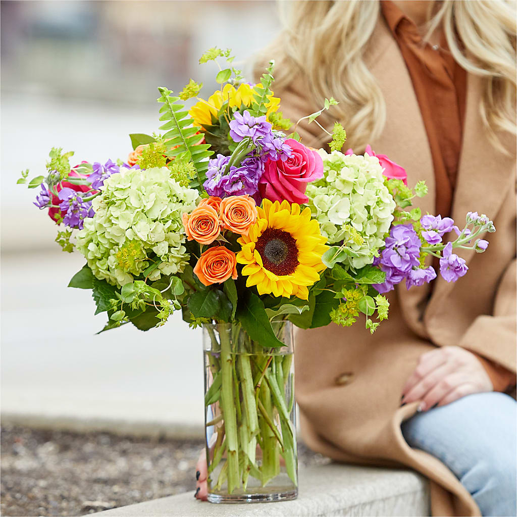 Vibrant Greetings Bouquet –  Greenwich Blooms Florist Inc, Greenwich CT