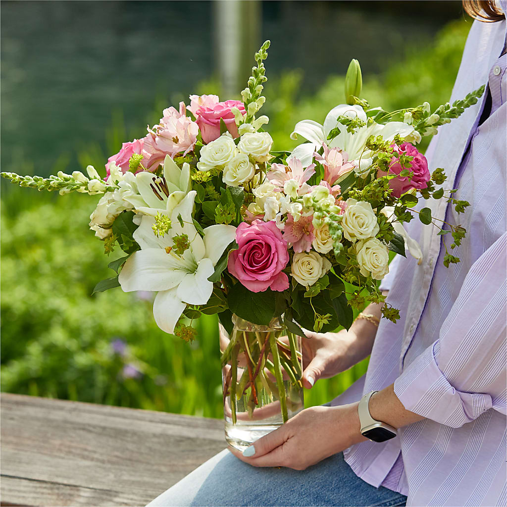 Fondly Bouquet –  Greenwich Blooms Florist Inc, Greenwich CT